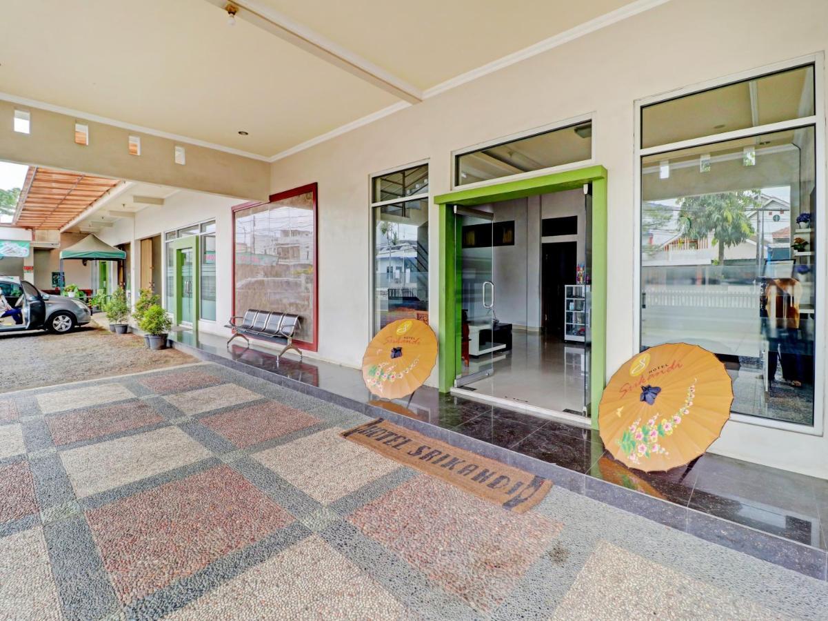 Oyo 90347 Hotel Srikandi Syariah Тасикмалая Екстериор снимка