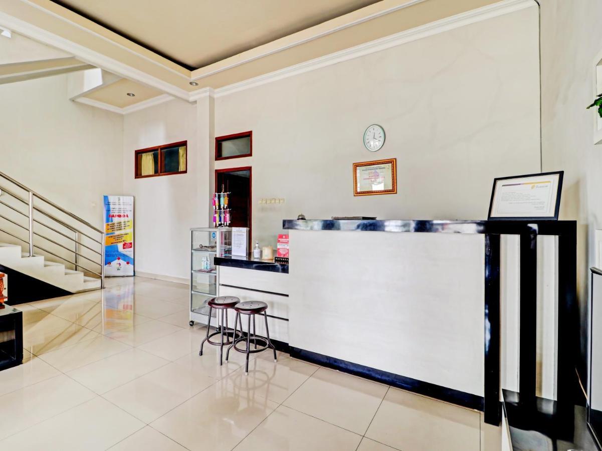 Oyo 90347 Hotel Srikandi Syariah Тасикмалая Екстериор снимка