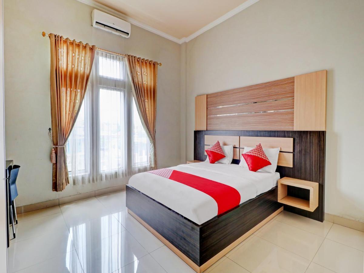 Oyo 90347 Hotel Srikandi Syariah Тасикмалая Екстериор снимка