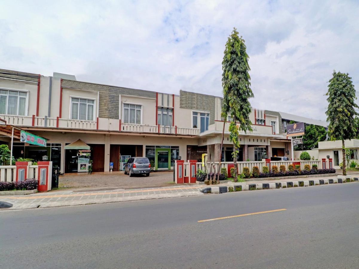 Oyo 90347 Hotel Srikandi Syariah Тасикмалая Екстериор снимка
