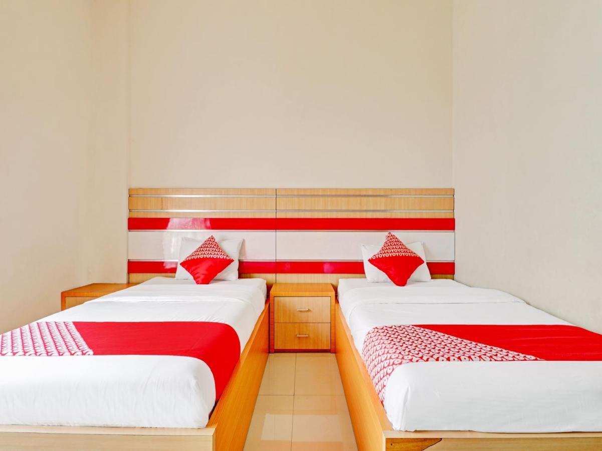 Oyo 90347 Hotel Srikandi Syariah Тасикмалая Екстериор снимка