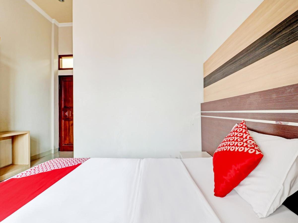 Oyo 90347 Hotel Srikandi Syariah Тасикмалая Екстериор снимка