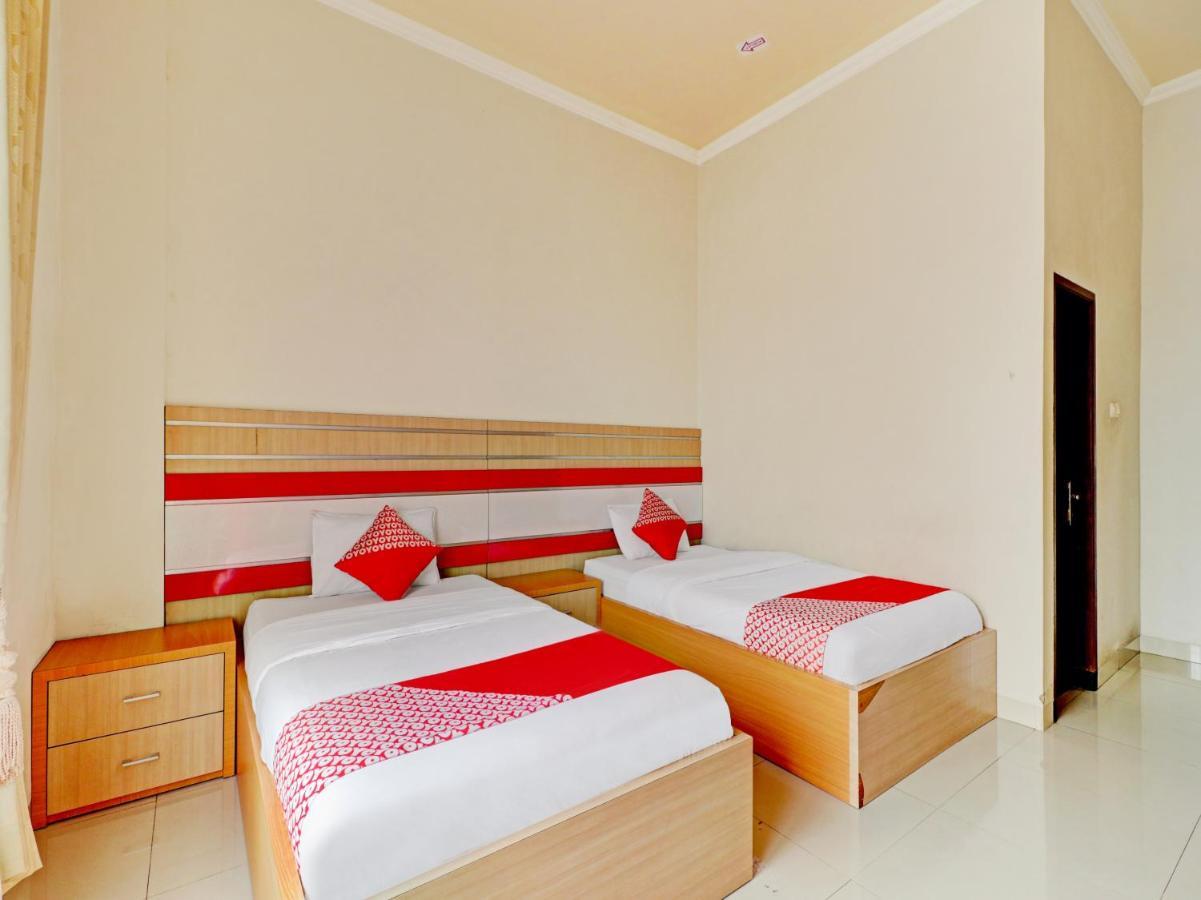 Oyo 90347 Hotel Srikandi Syariah Тасикмалая Екстериор снимка